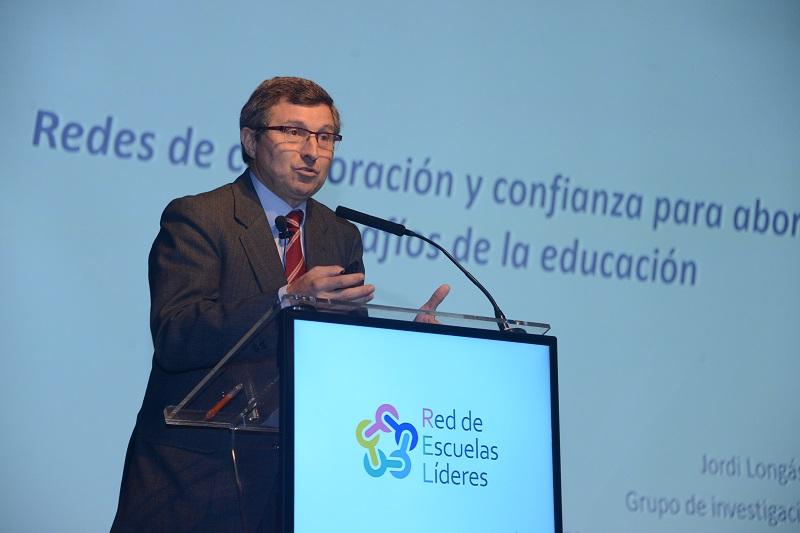 Jordi Longás exponiendo en el 12° Seminario Internacional de la Red de Escuelas Líderes.
