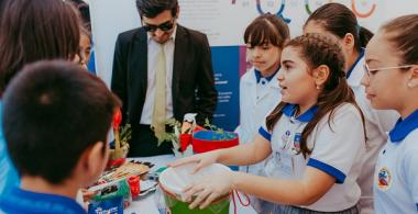 En la Feria Solar los estudiantes debían explicar su proyecto al público asistente.